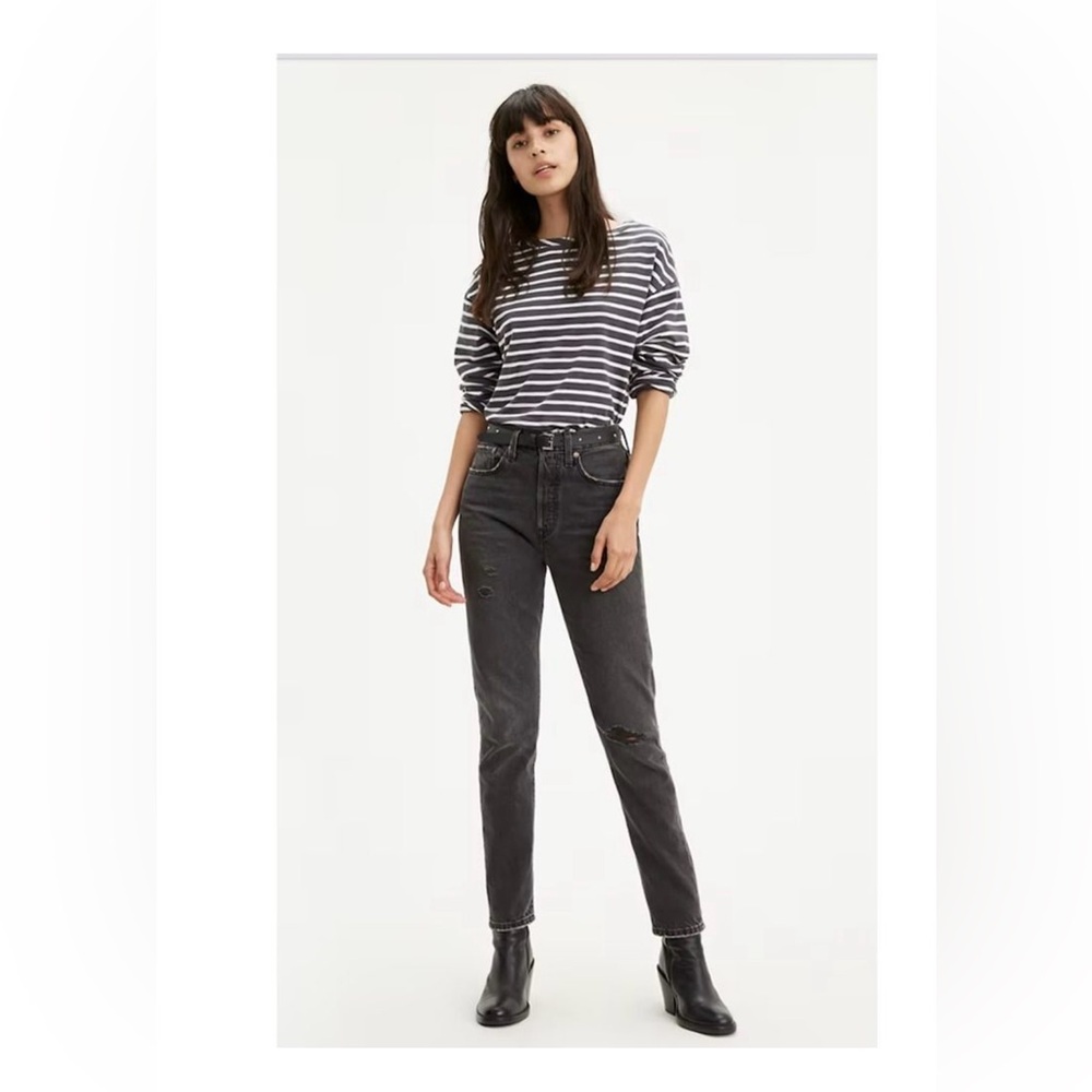 Premium ladies 501 Levi’s Big E skinny button down raw hem jeans